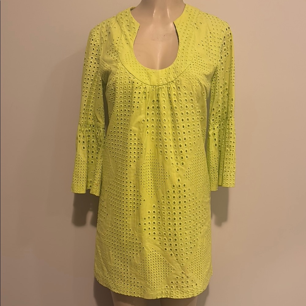 Trina Turk Bonita Eyelet Bell Sleeve Shift Dress size 4 - Picture 2 of 7